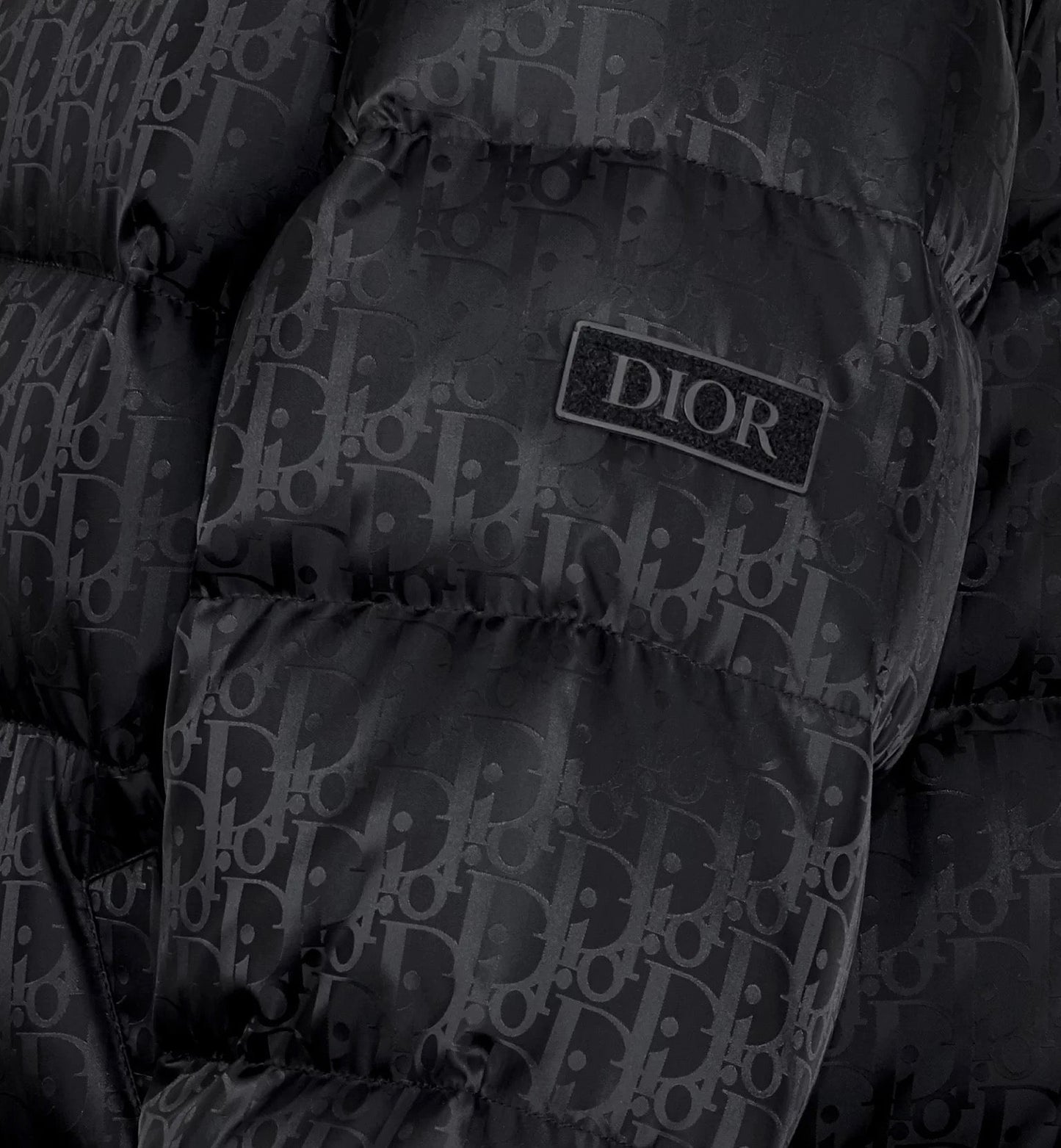 "D" Oblique Puffer Schwarz