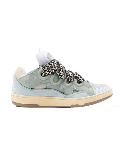 "Curb-Sneaker"